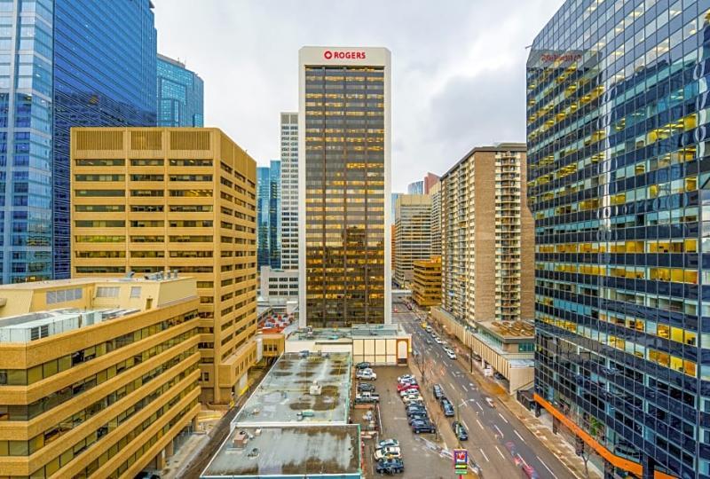 Coast Calgary Downtown Hotel & Suites By Apa Bagian luar foto